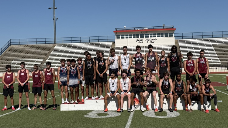 Whole 4x400 group medal pic