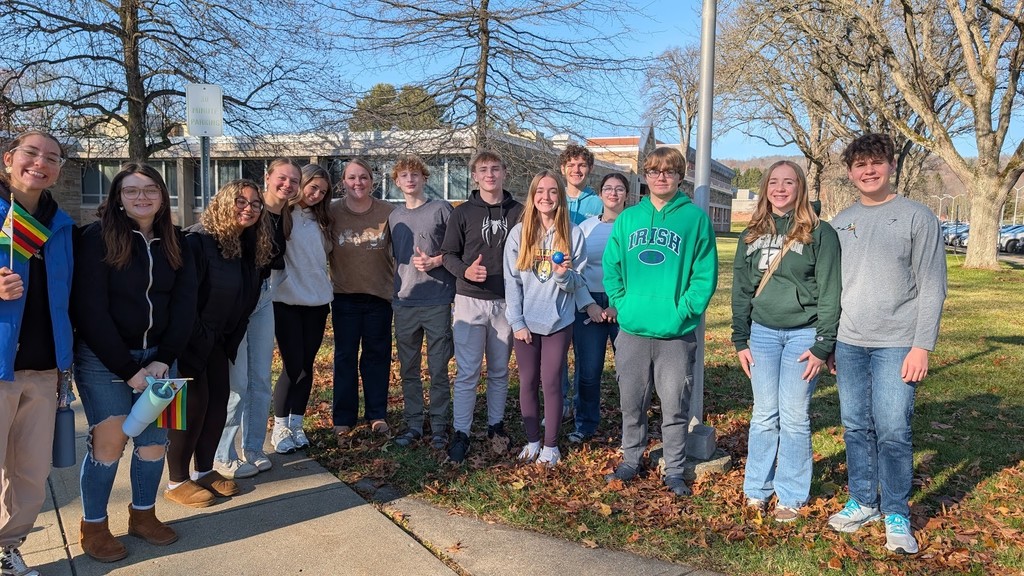 JCC Spanish students gatherd for a picture 
