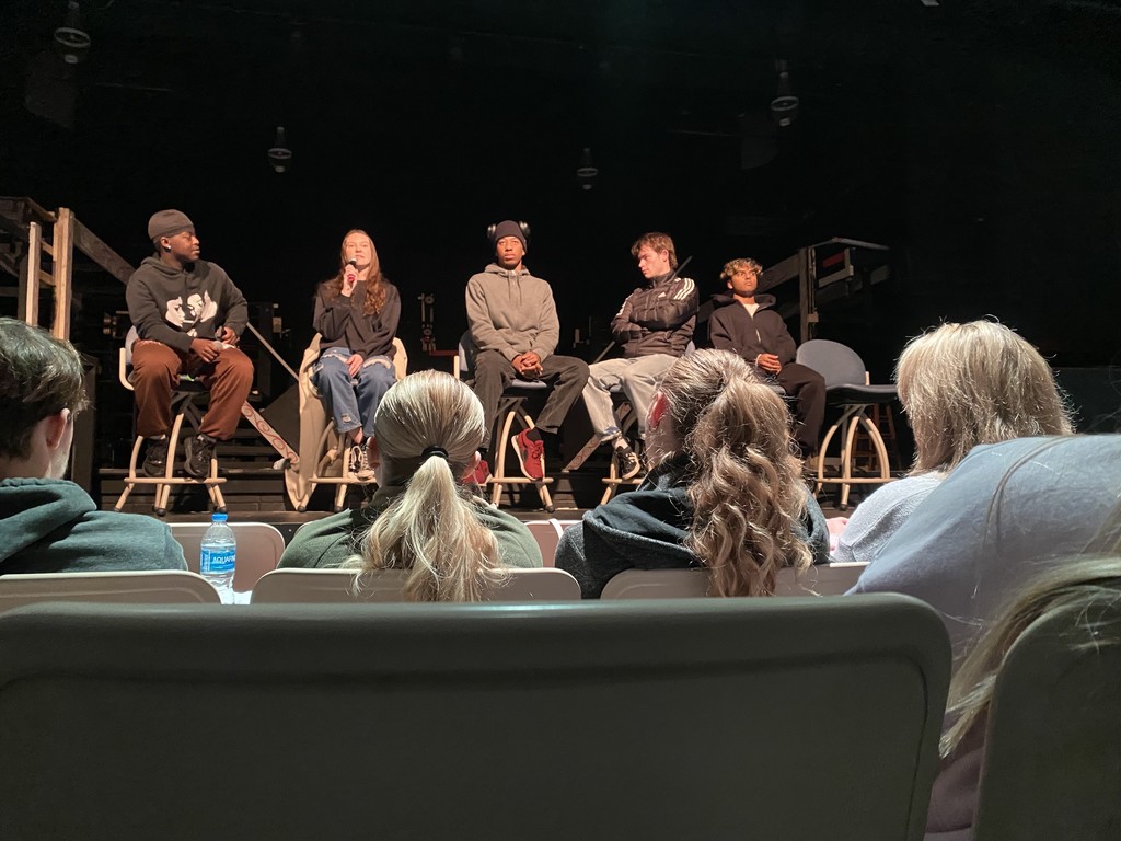 JCC students for other countries talk abouth their experiences 