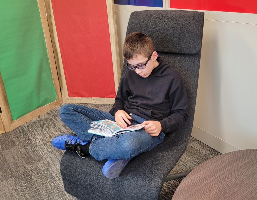 AASL’s School Library Month-kids reading