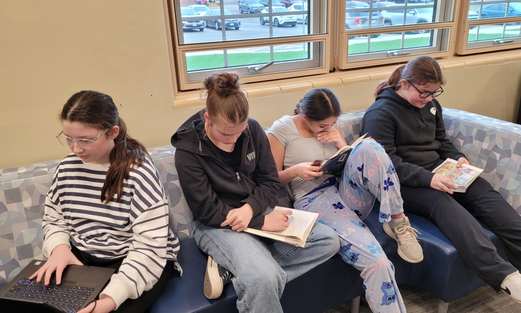 AASL’s School Library Month-kids reading
