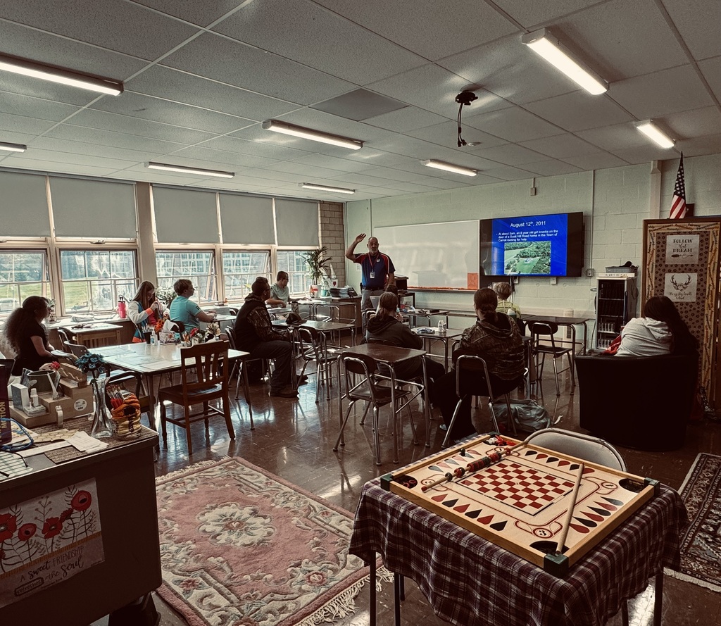 Officer Kent in HS STEM/Science Club