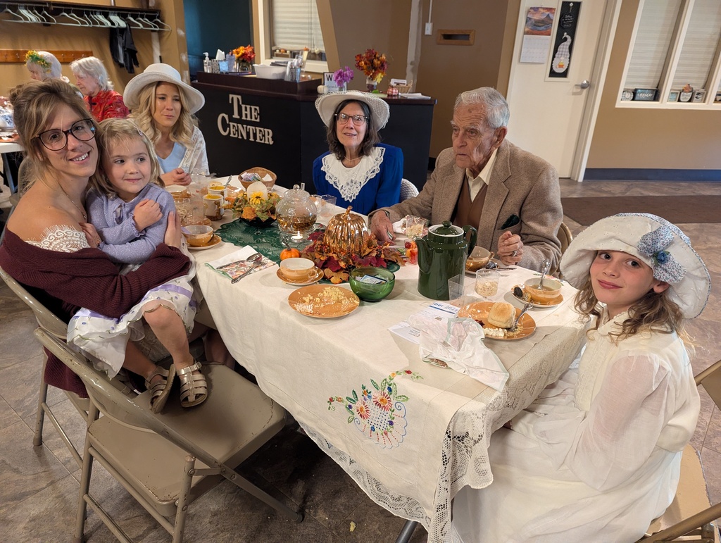 Key Club - people at Victoria Tea event