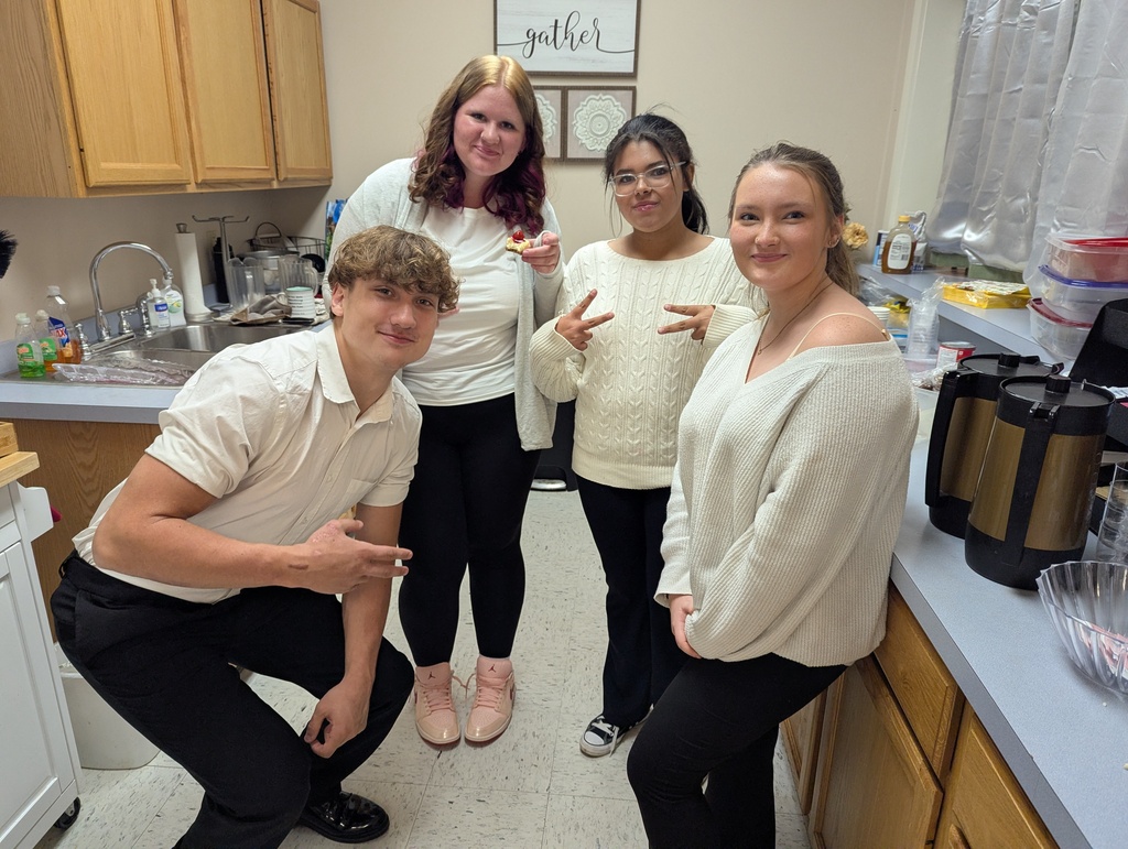 Key Club - people at Victoria Tea event