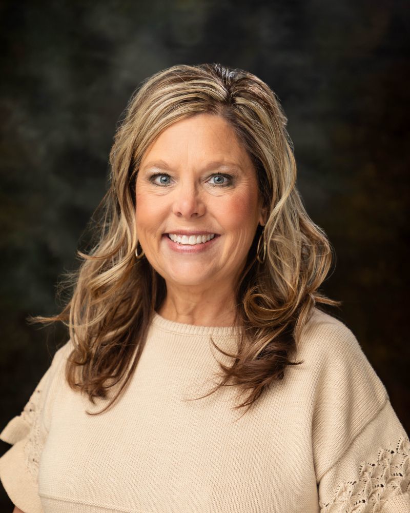 Traci Newell headshot