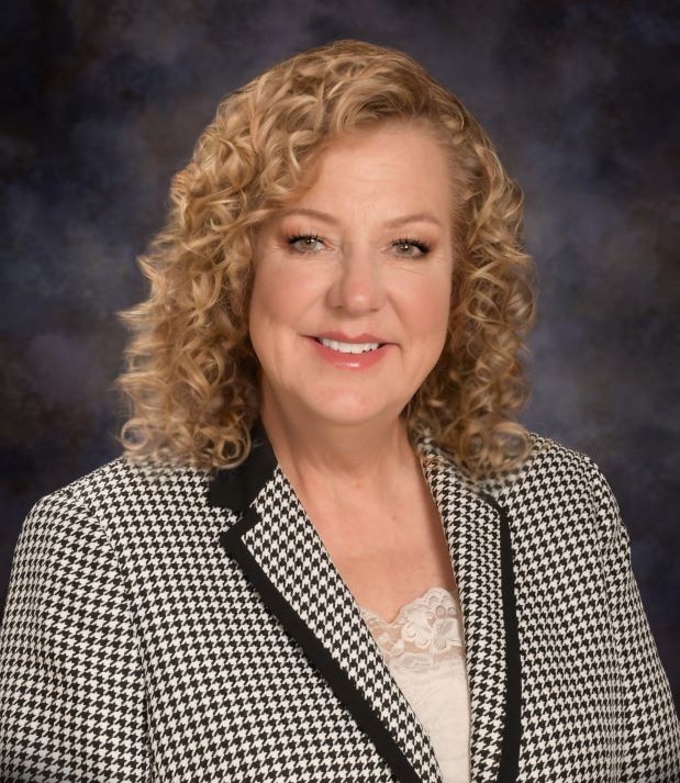 Julie Edenborough headshot