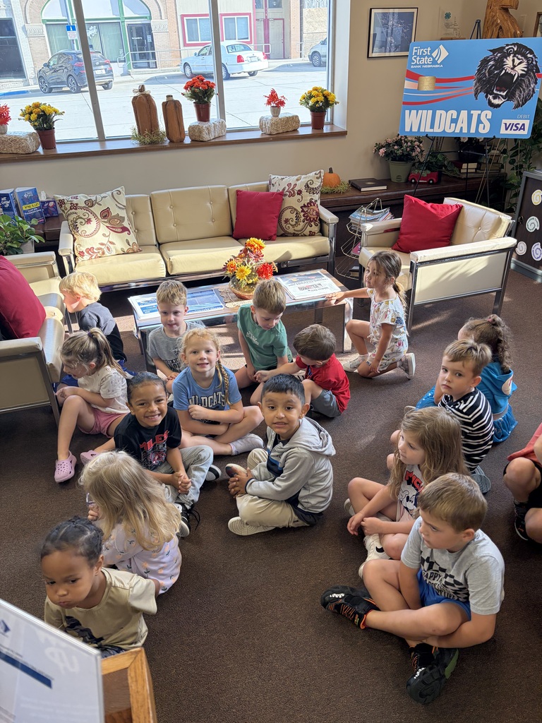 Preschool students at First State Bank presentation