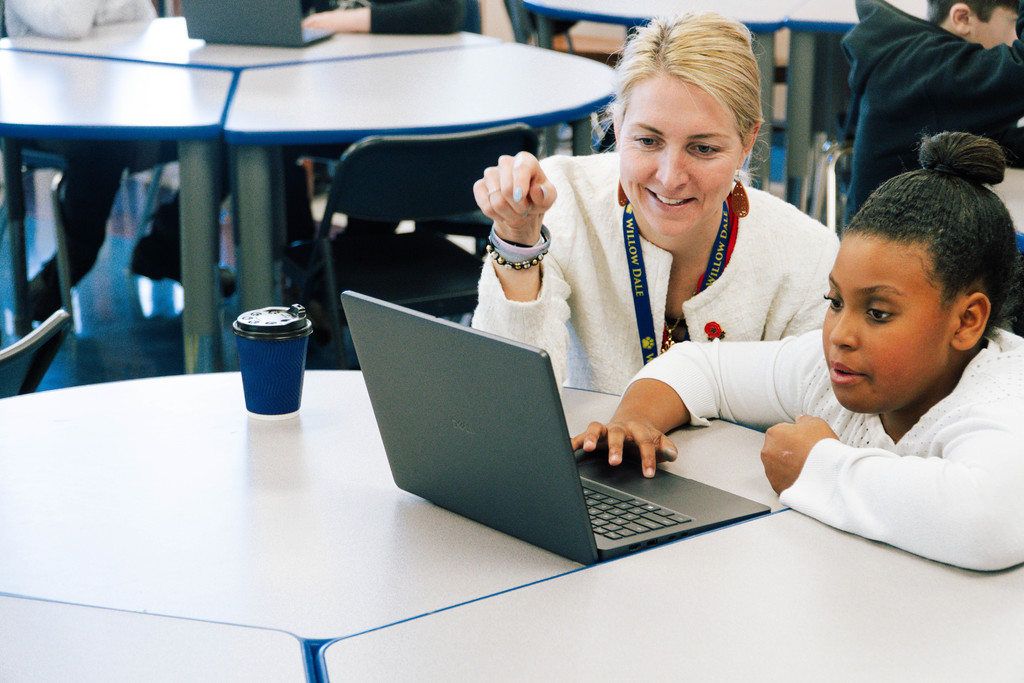 Photo of Willow Dale principal with student in FabLab