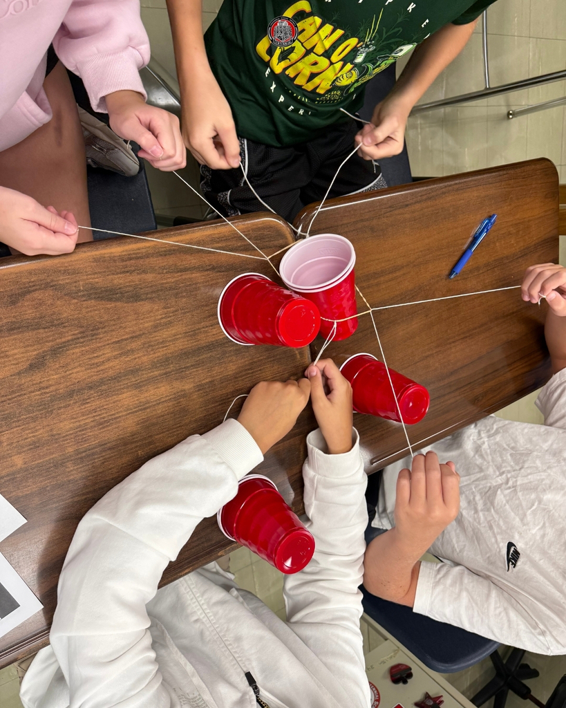 Klinger Middle School Seventh Graders Tackle Teamwork Challenge in Mrs. Wilson's STEM Lab