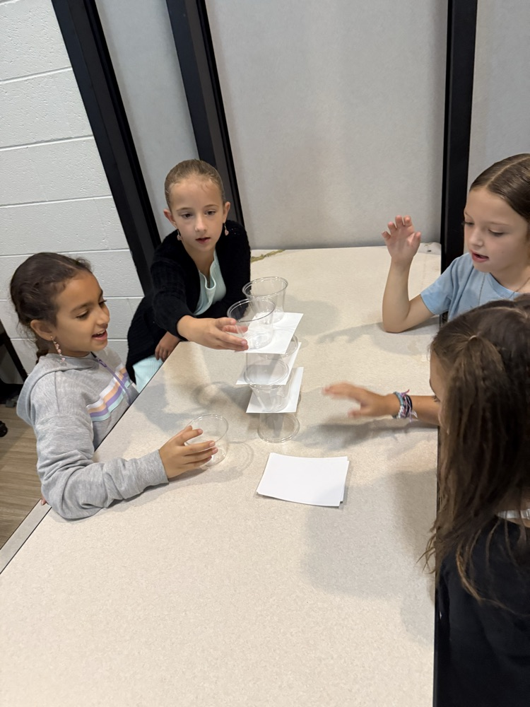 3rd graders collaborating 