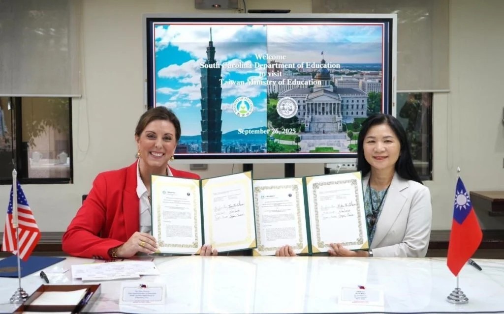 Ellen Weaver visits Taipei to sign Memo Of Understanding with Taiwan