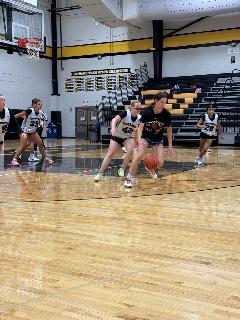 Basketball teams playing