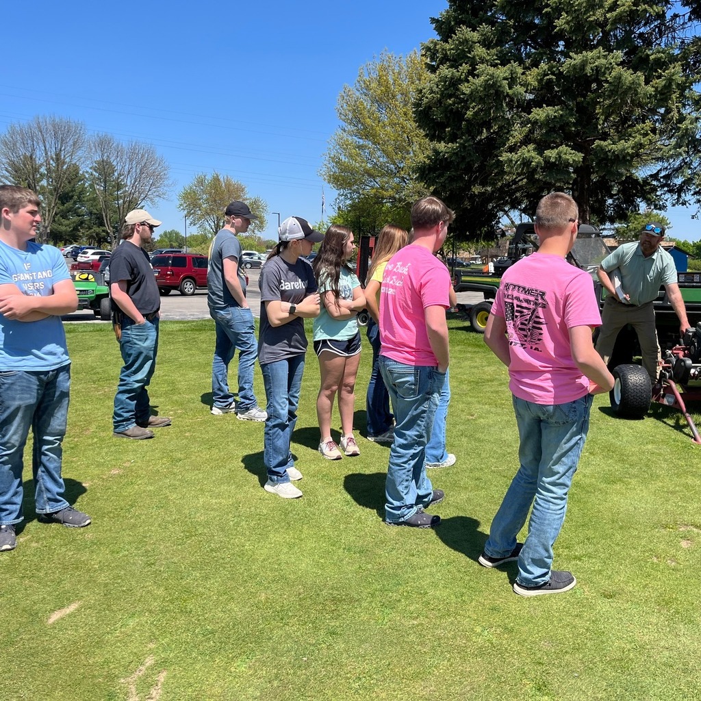 Horticulture students at Crow Valley Golf Club