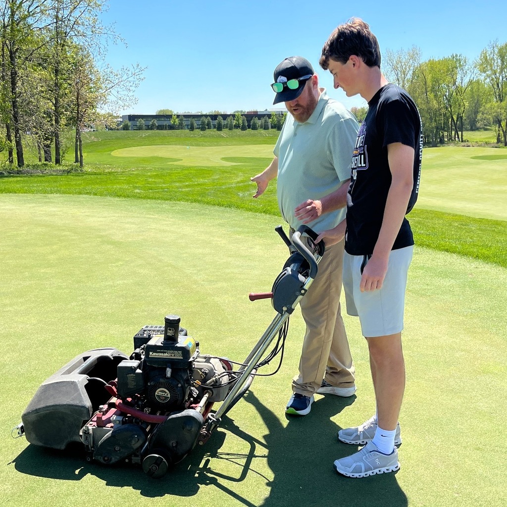 Horticulture students at Crow Valley Golf Club
