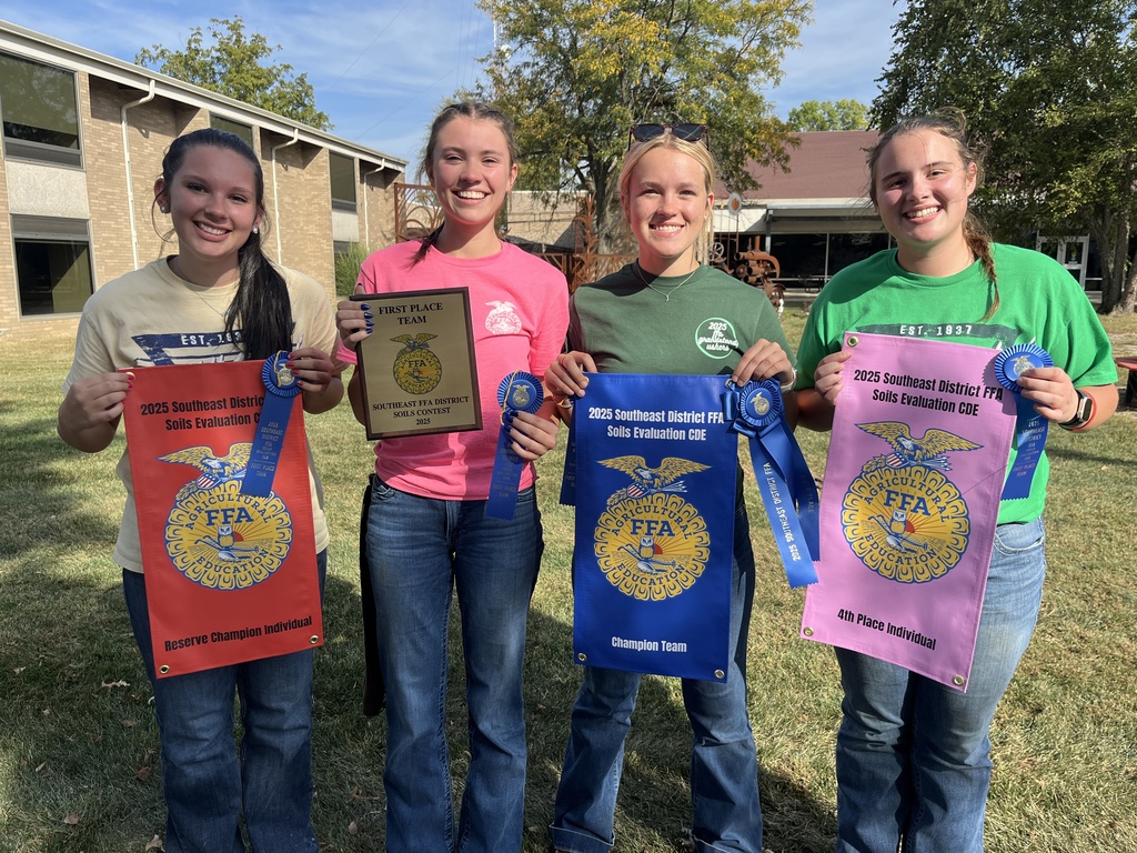 Delani Beuthien, Emily Sutton, Avery Heilig and Kamryn Keester