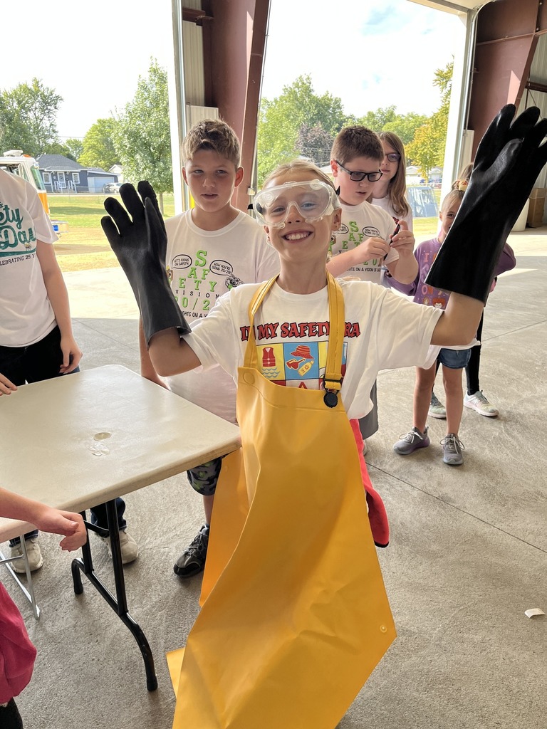 4th graders learning at Farm Safety Day