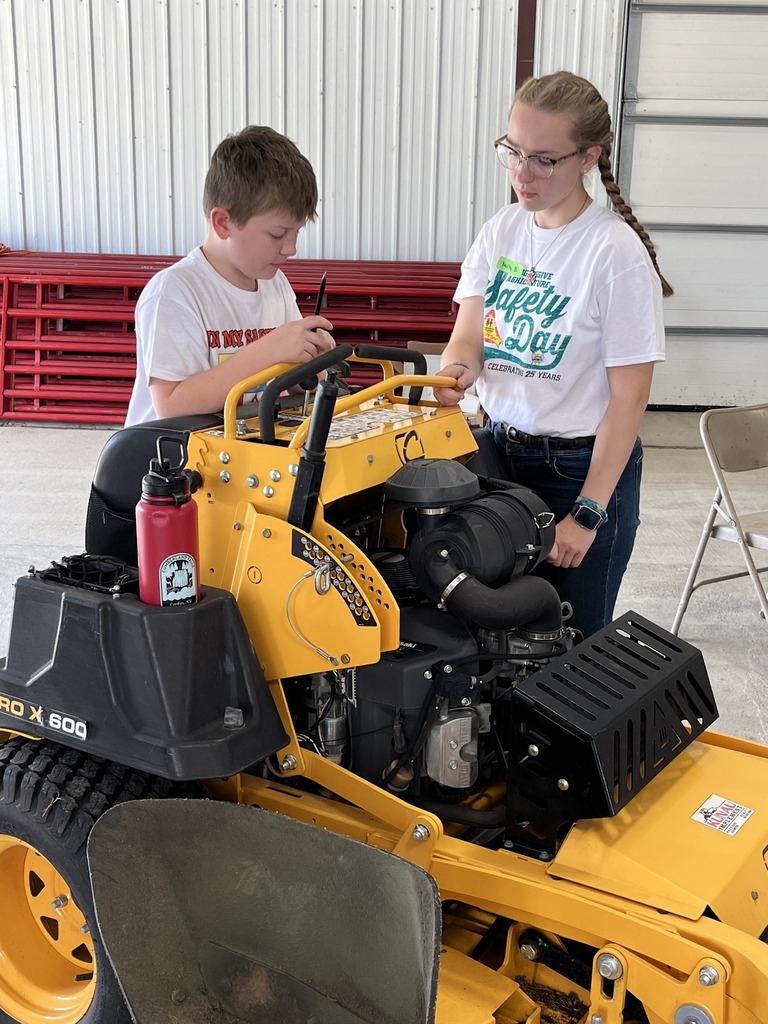 4th graders learning at Farm Safety Day