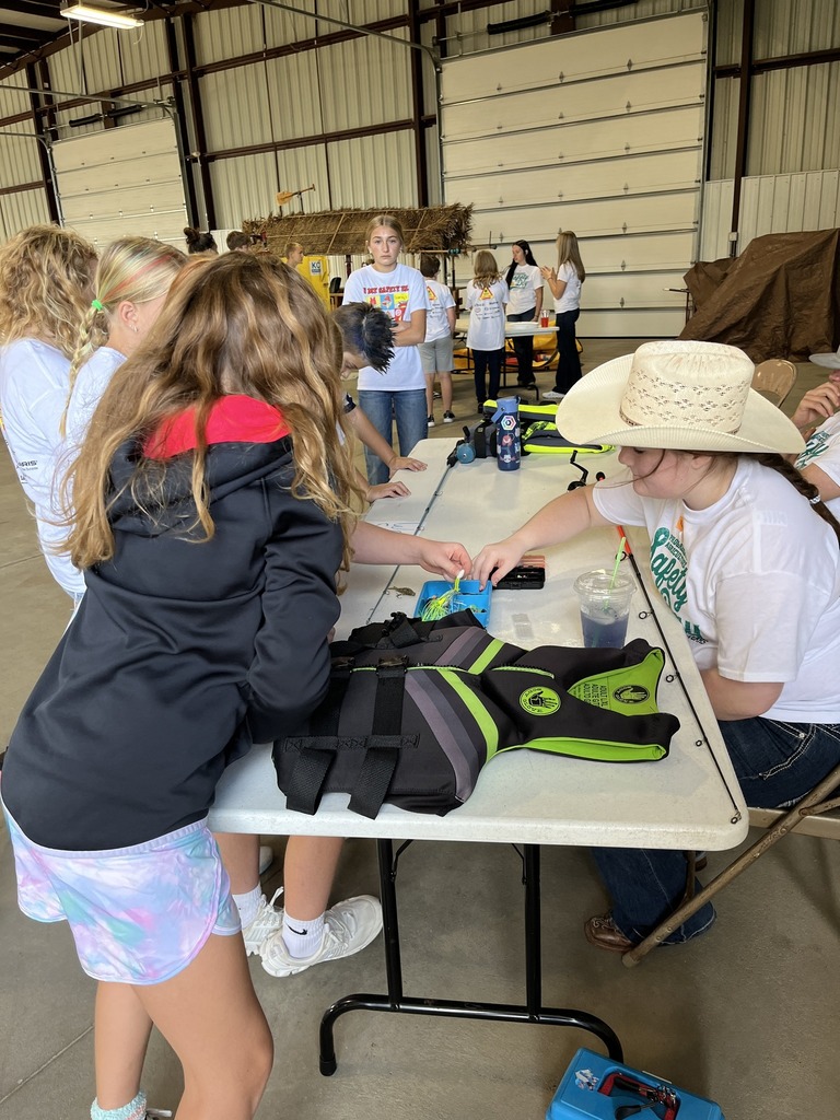 4th graders learning at Farm Safety Day