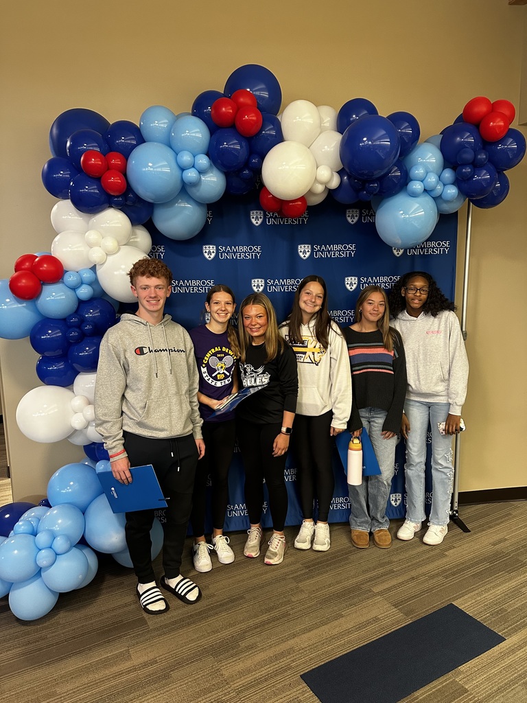 CDHS students visiting St. Ambrose University