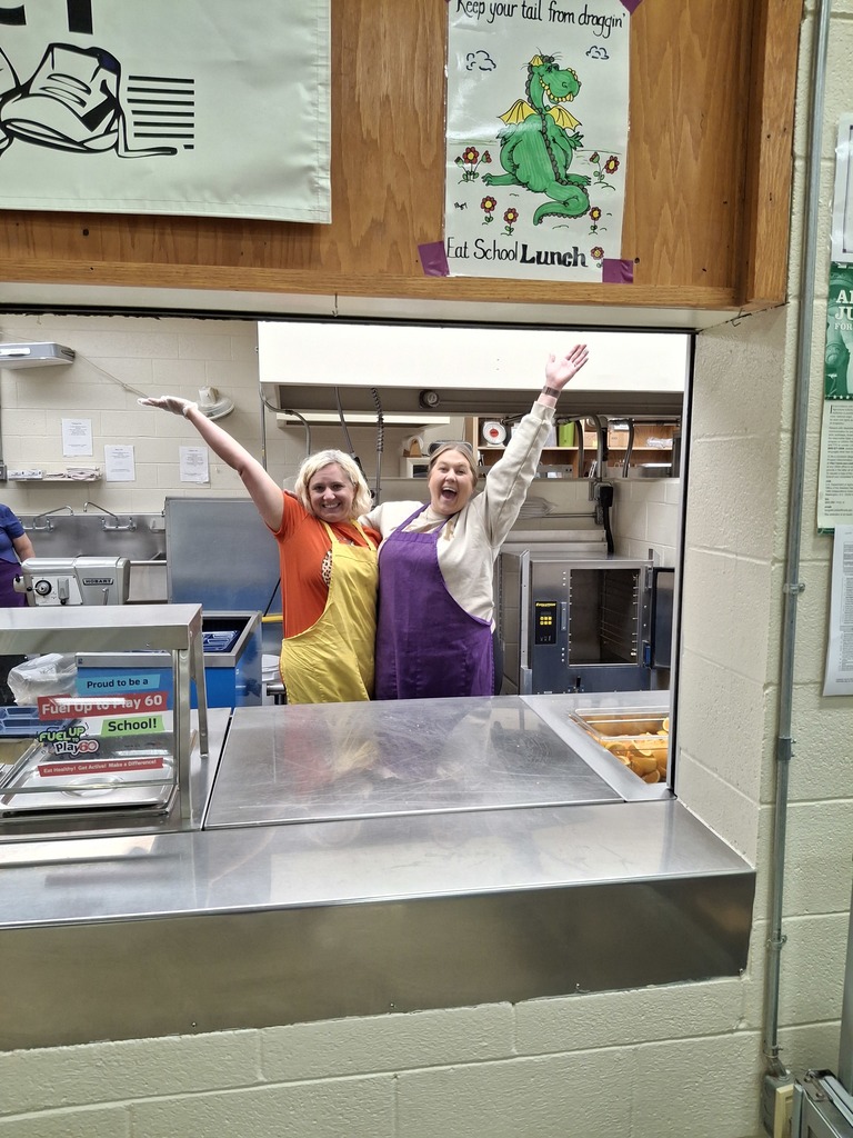 Mrs. Harrison and Mrs. Keith serving lunch at Ekstrand
