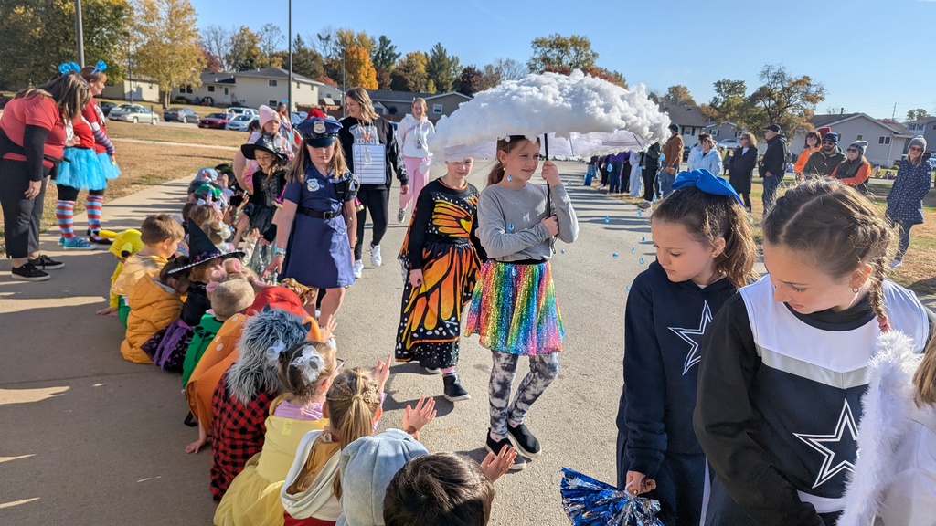Ekstrand Elementary Halloween Parade