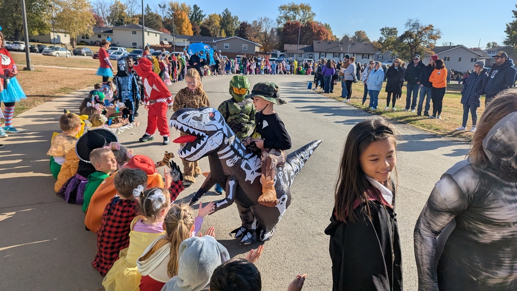 Ekstrand Elementary Halloween Parade