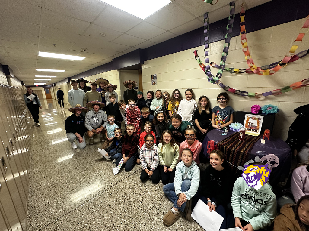 Third graders learning about Dia de los Muertos