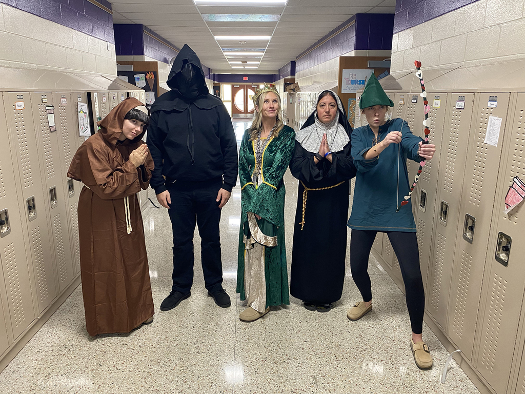 Fourth grade teachers dressed as Medieval roles 