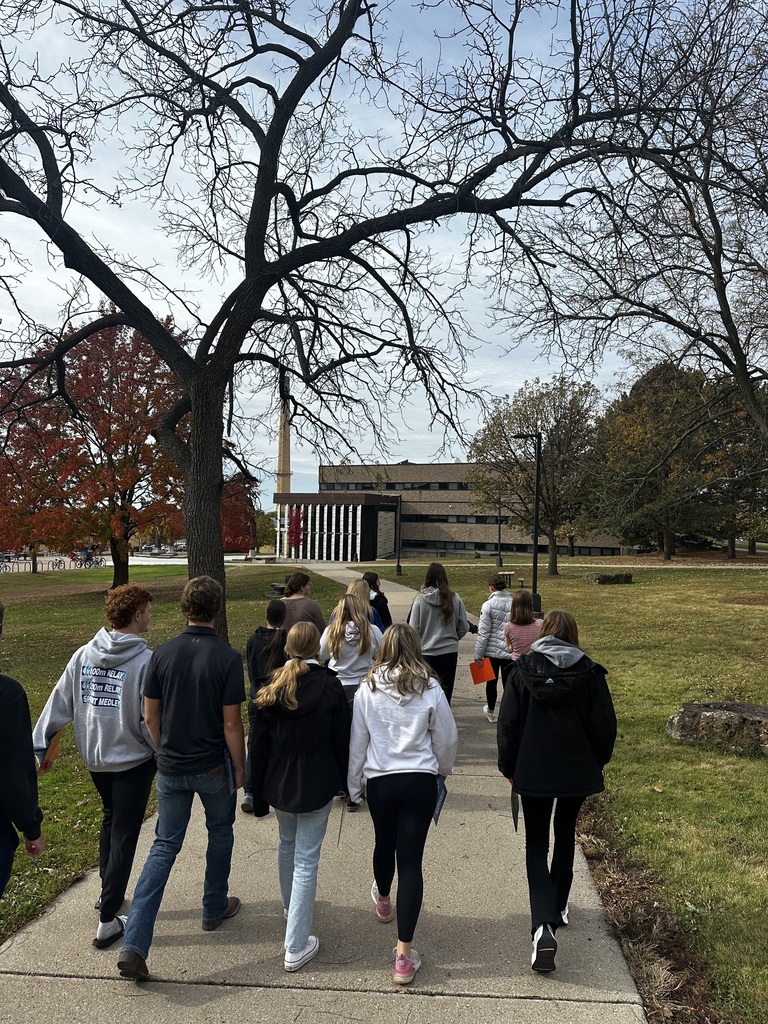 Students touring University of Wisconsin-Platteville