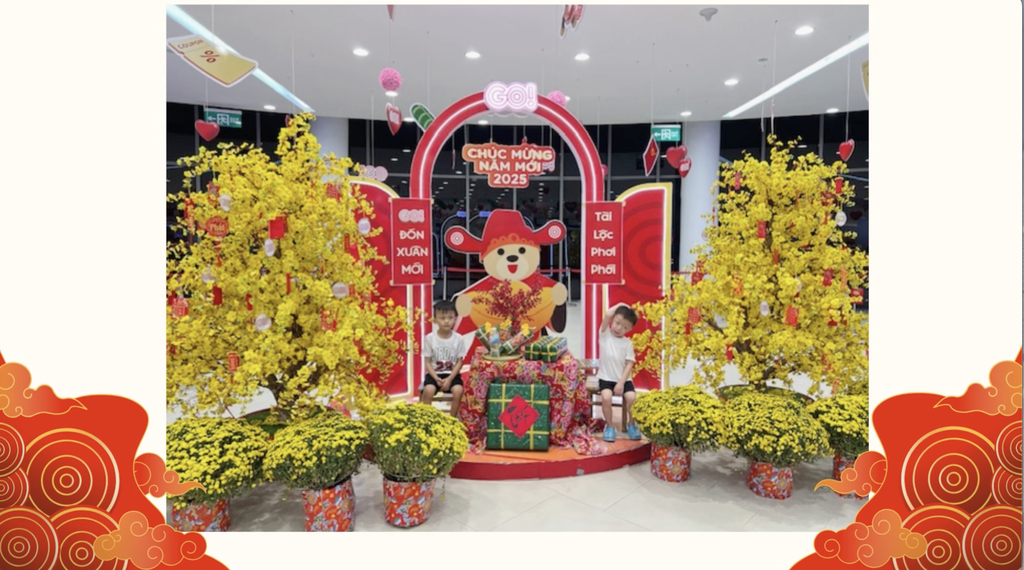 Ekstrand student celebrating the Lunar New Year with family