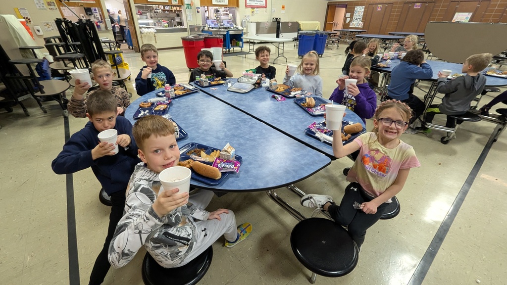 Students enjoying hot chocolate during luncStudents enjoying hot chocolate during lunch