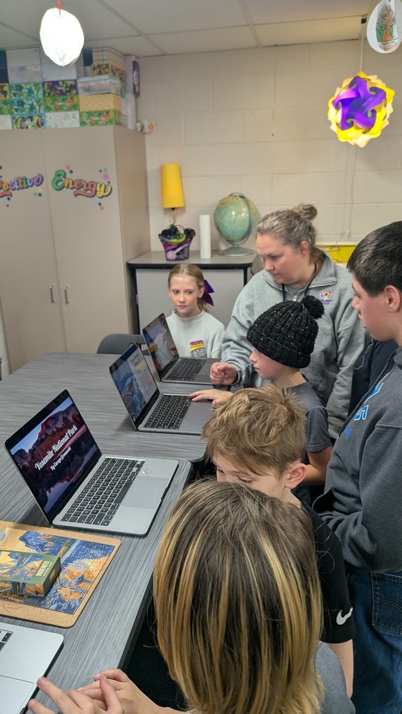 4th graders presenting their National Park projects
