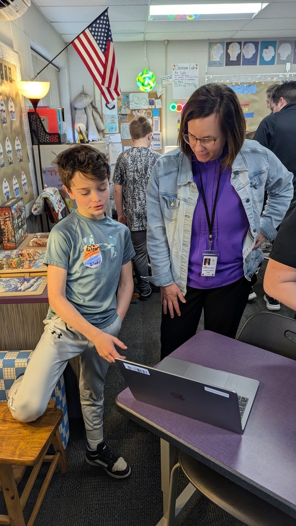 4th graders presenting their National Park projects