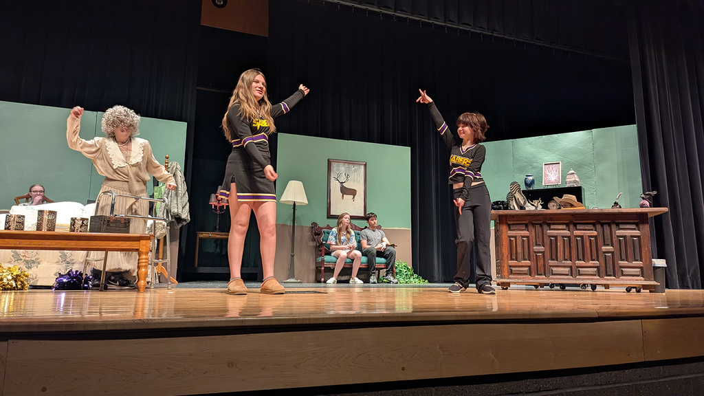 CDMS cast in "It's a Madhouse!"