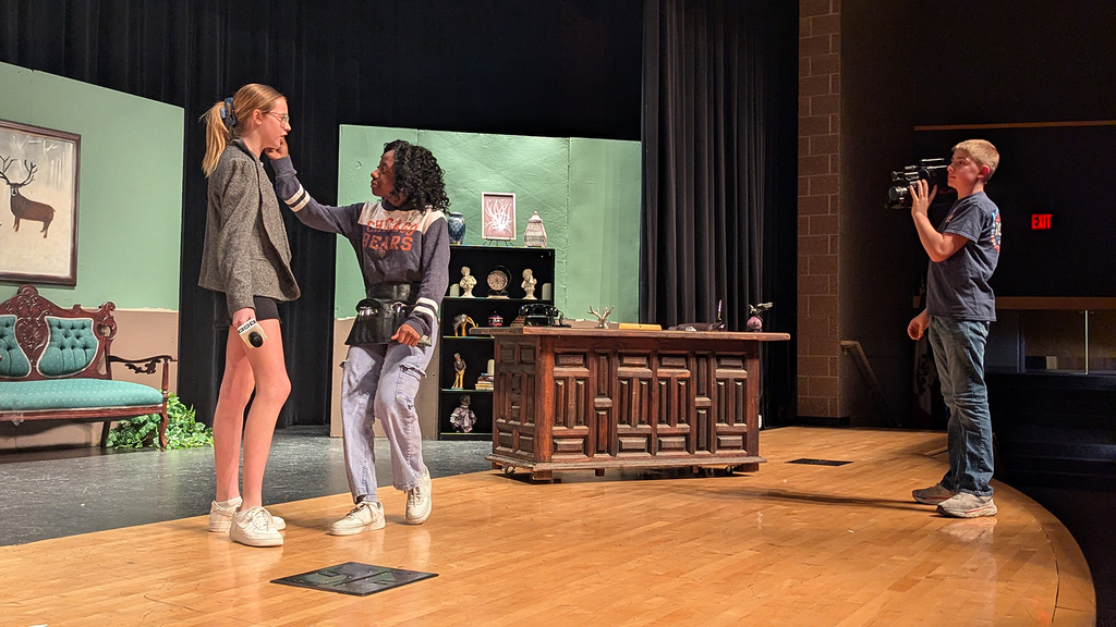 CDMS cast in "It's a Madhouse!"