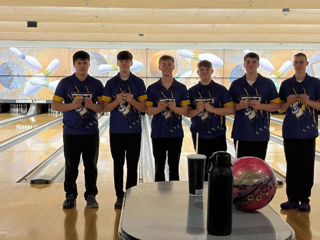 Saber Boys Bowling Team