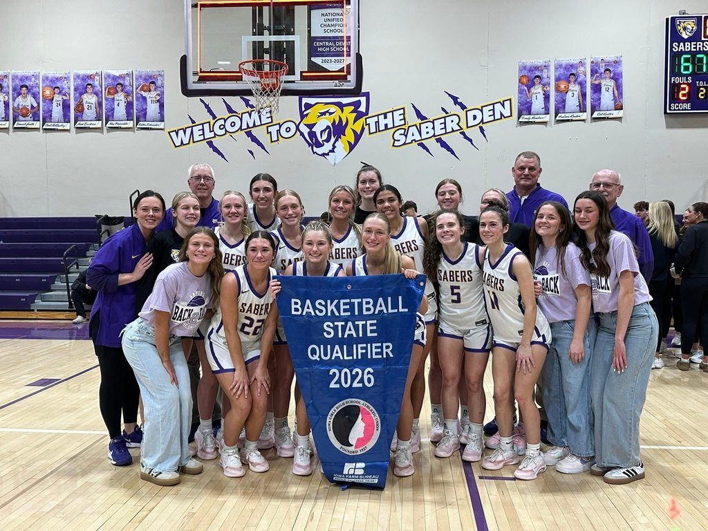 Saber girls basketball team