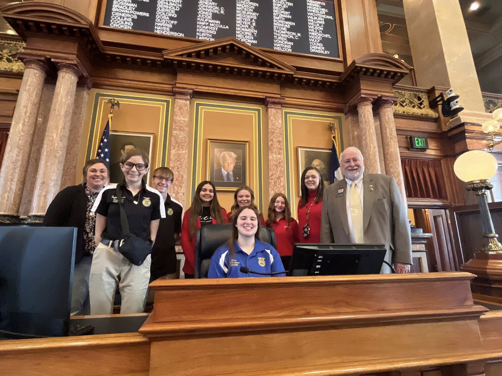 FFA and FCCLA students with Tom Determen