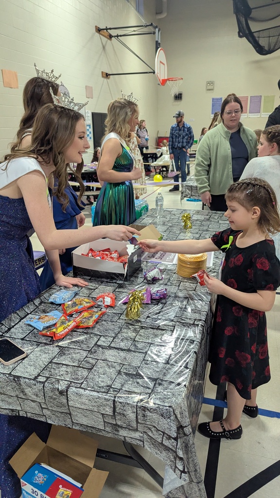 Kids enjoying snacks