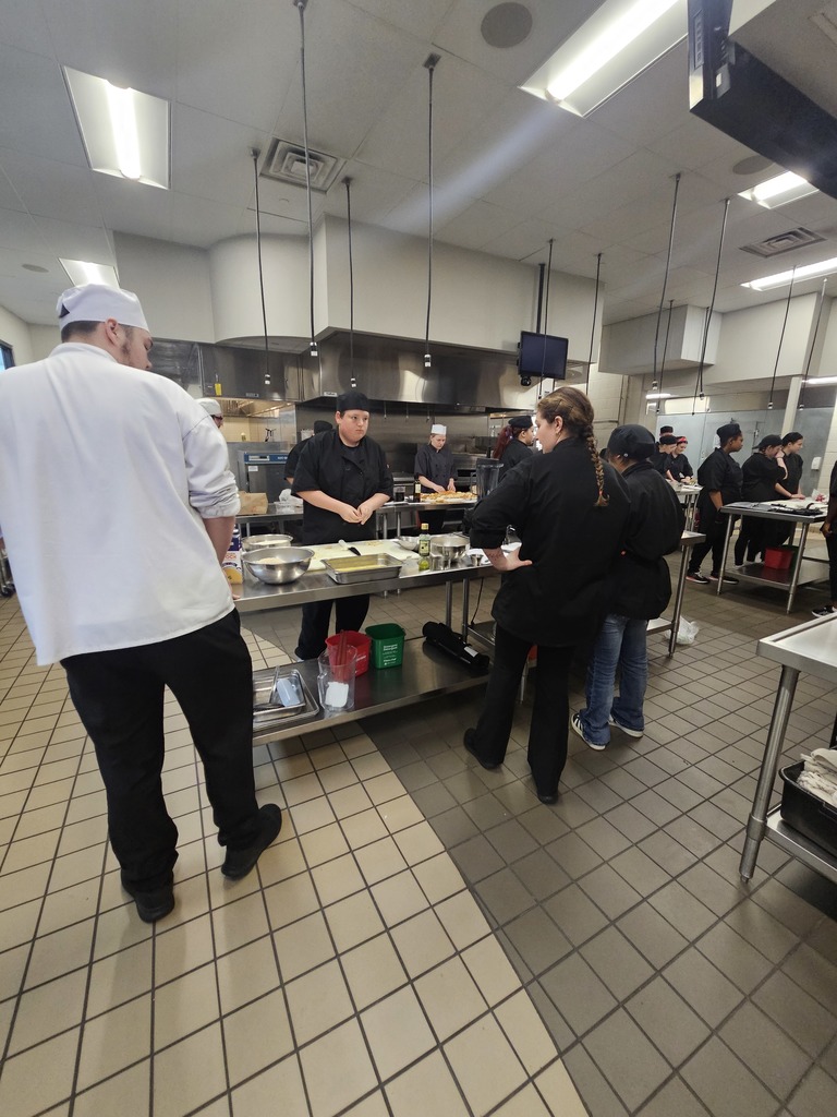Culinary students learning about micro plating at SCC Culinary Showcase