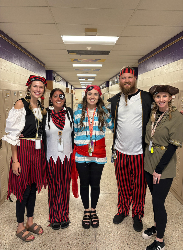 4th grade teachers dressed pirates