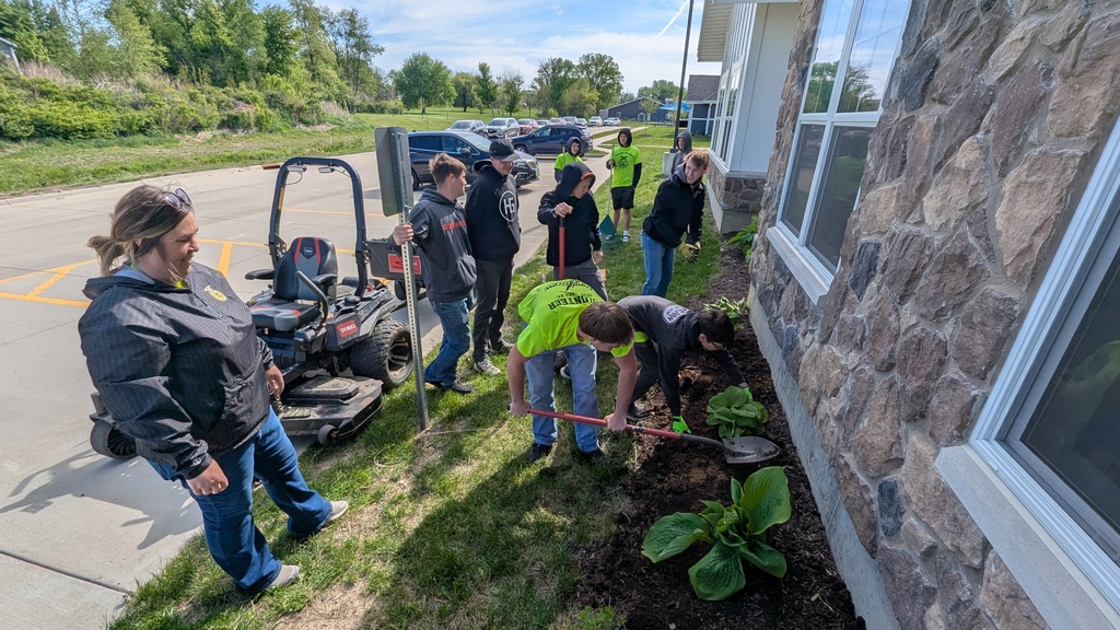 FFA students working on landscaping at Fieldstone
