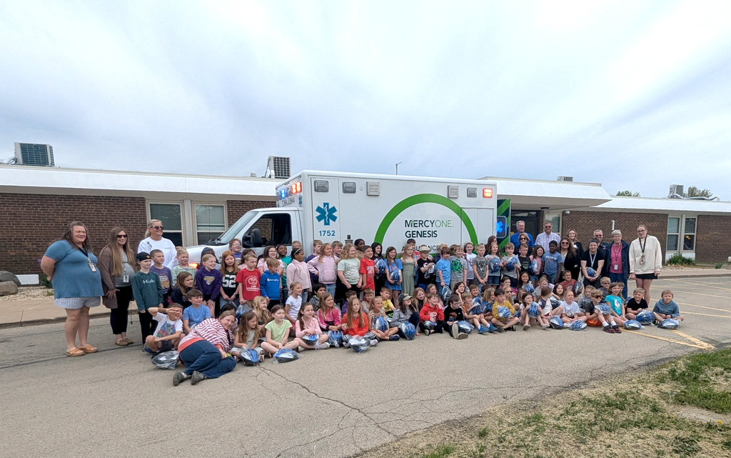 Second graders, Community Health Foundation and EMTs