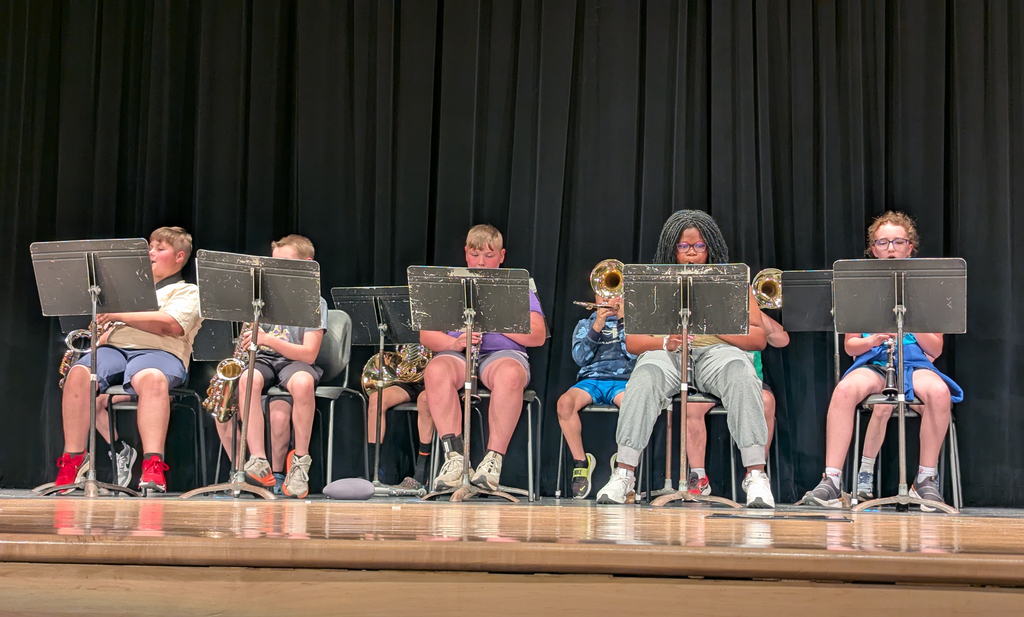 5th grade band students performing