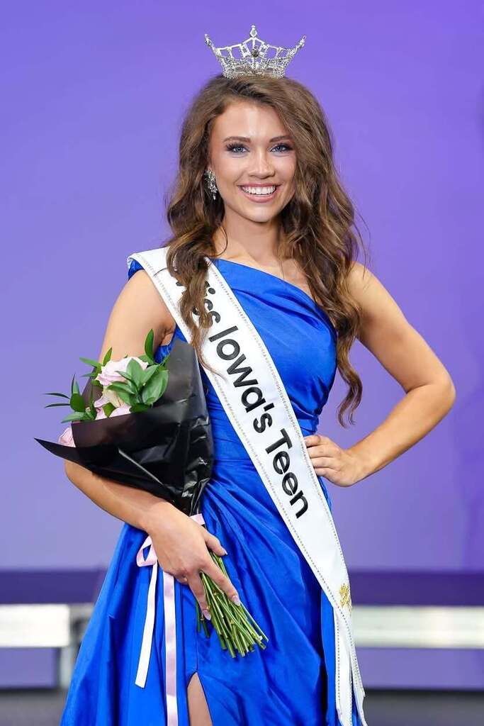 Emily Sutton crowned Miss Iowa's Teen