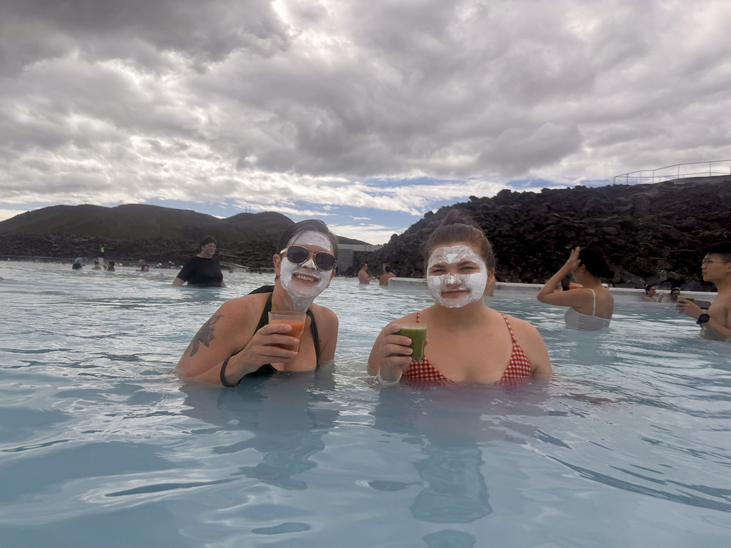 Sabers traveling in Iceland