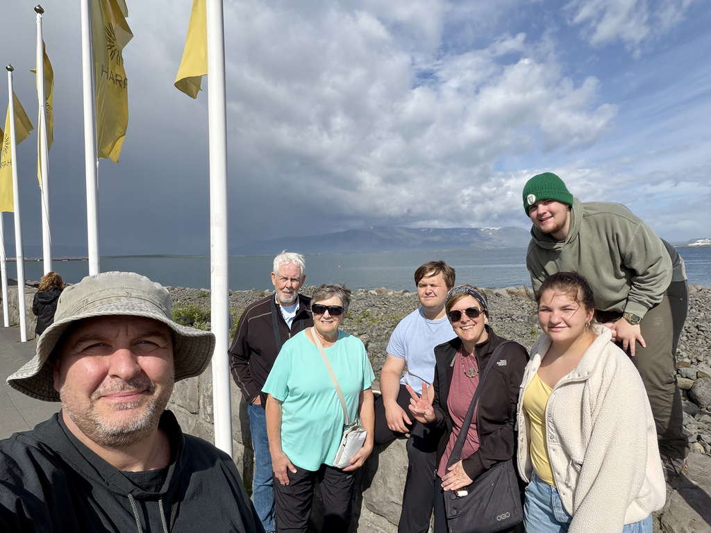 Sabers traveling in Iceland