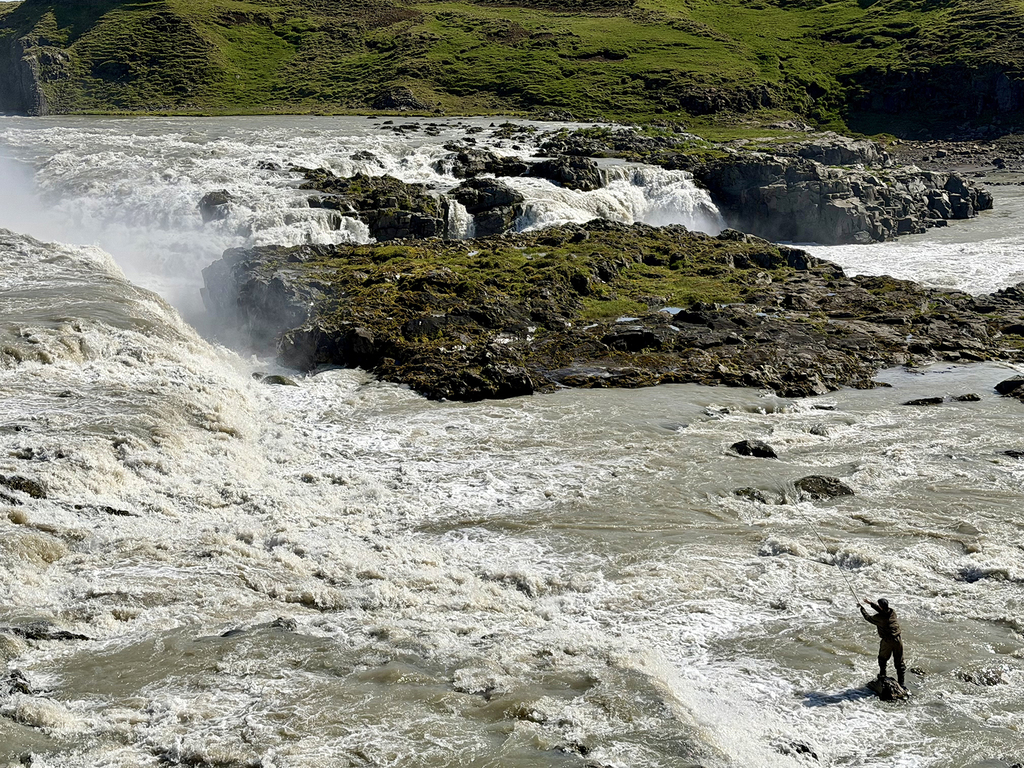 Sabers traveling in Iceland