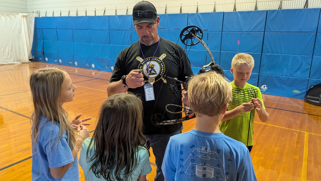 Bryan Robinson talking about different types of arrows