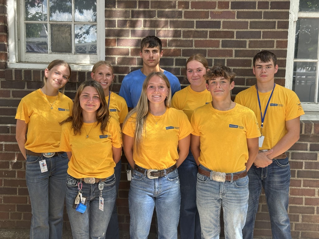 8 of our ushers/ stage attendants. Back row (L-R): Avery Hopp, Brinley Hocker, Luke Kruse, Madison Hassman, Johnny Seyb. Front Row (L-R): Alivia Wiegand , Charlee Clay, James Fuller